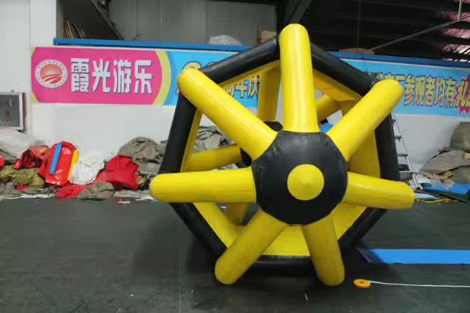 翁田镇充气水上滚筒球